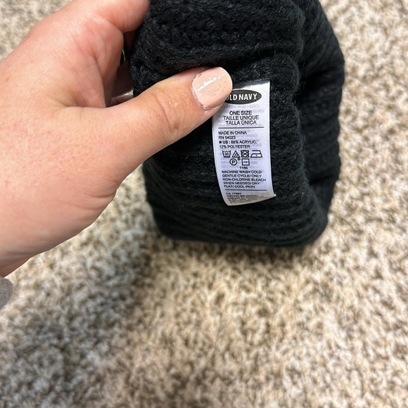EUC Old Navy beanie - Picture 2 of 2